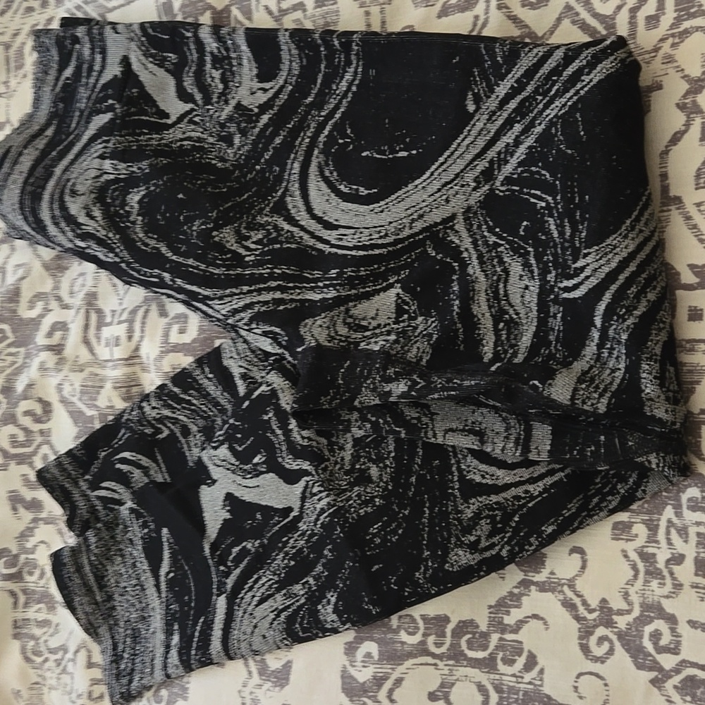 Black and Gray Marble Print Leggings